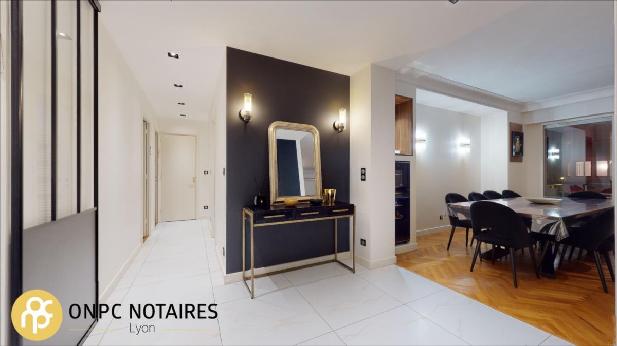 69221-979735 – LE VENDOME