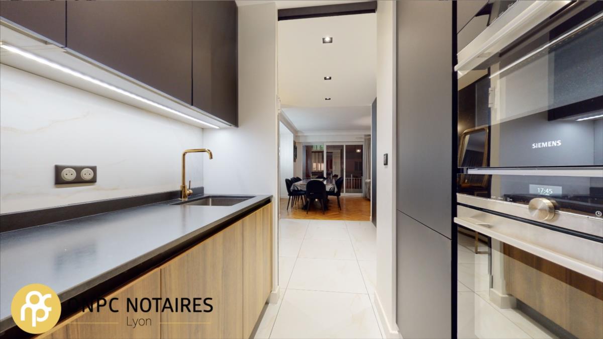 69221-979735 – LE VENDOME